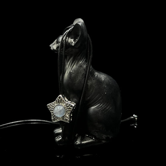 Silent Moon Necklace – Subtle Peace