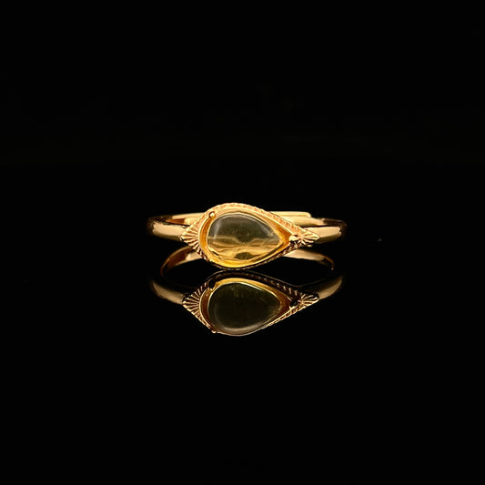 Golden Amber Ring – Eternal Glow