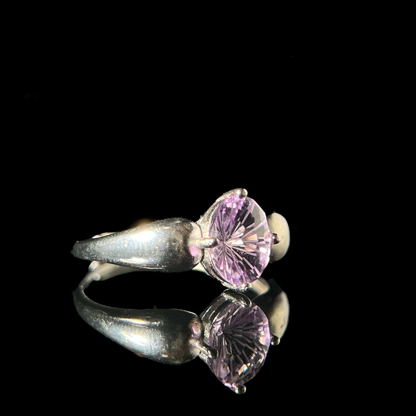 Amethyst Ring – Tranquil Vision