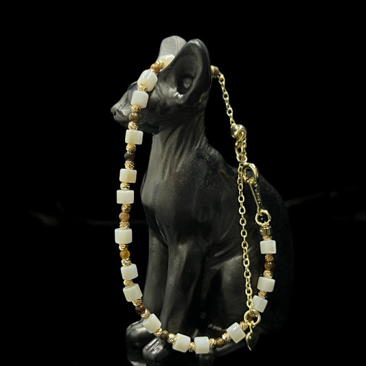 Shimmering Pearl & Tiger Eye Bracelet – Insight & Strength